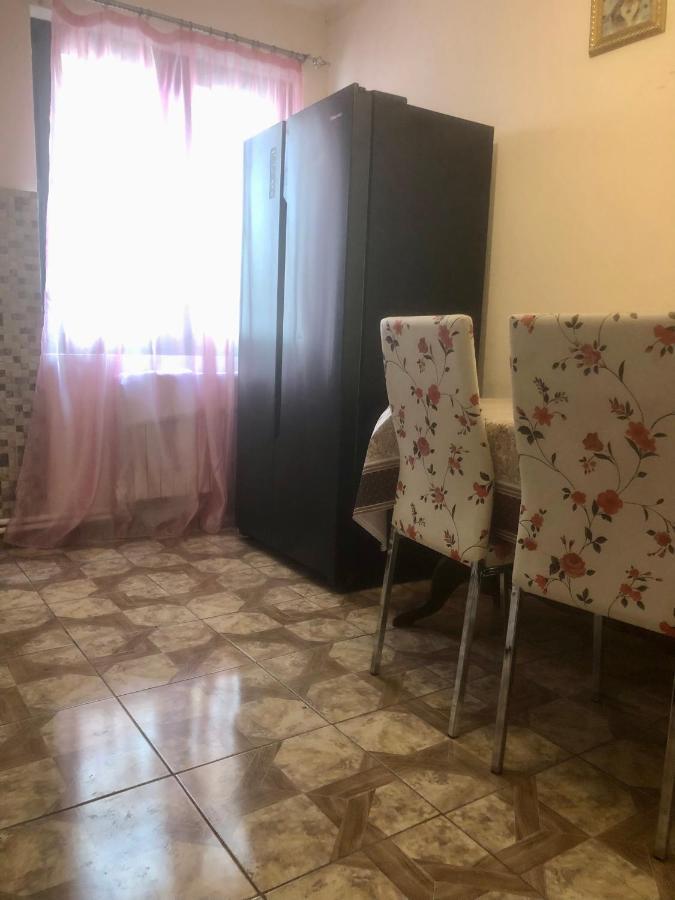 Villa Next To Victory Park Yerevan Bagian luar foto